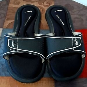 Nike slides